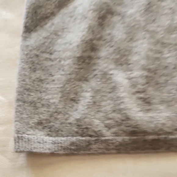 NWT Vince Gray Cashmere Sweater - Picture 8 of 10